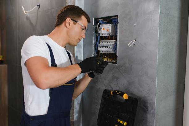 Best Commercial Electrician Services  in Laurel, FL